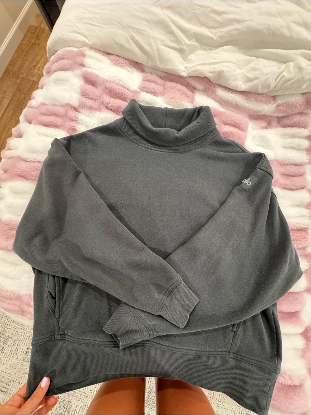 ALO Yoga dark green mockneck Sweatshirt